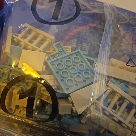 Statue of Liberty  brick building kit 385 pieces - Picture 5 of 5